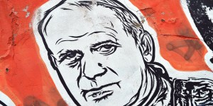 Dla jednych wielki święty, dla innych bohater szyderczych memów.   Weronika Kostrzewa o upadku wizerunku Jana Pawła II [wywiad]