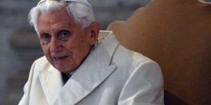 „Benedykt XVI bardzo cierpi z powodu sytuacji Kościoła” – zdradził jego biograf