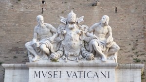 wejście do Muzeów Watykańskich