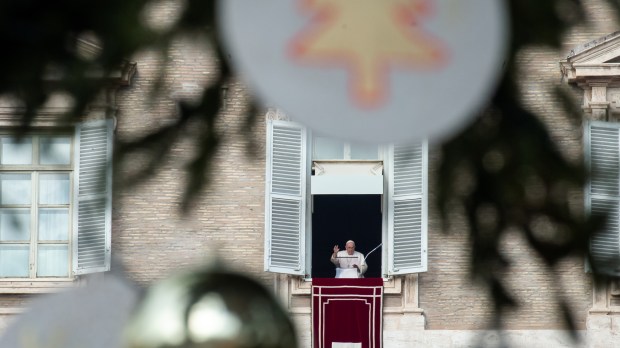 papież Franciszek mówił o przebaczeniu podczas modlitwy Anioł Pański w Watykanie