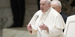 Papież: Niech Słowo Boże zagości w twoim sercu, ono jest przedsmakiem raju