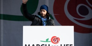 Gwiazdor „The Chosen” na Marszu dla Życia: „Bóg jest prawdziwy” [zdjęcia]