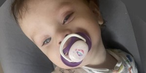 Niewidomy od urodzenia Antoś odzyskał wzrok. Skomplikowaną operację przeprowadzili lekarze z Katowic