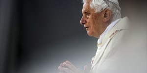 Namaszczenie, łyżeczka Krwi Pańskiej i agonia: szczegółowy opis ostatnich chwil Benedykta XVI