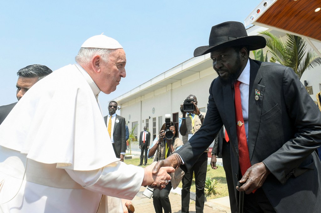 Pope-Francis-blessing-President-of-South-Sudan-Salva-Kiir-before-the-pope-departs-South-Sudan-AFP
