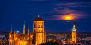 Jasnogórska krzywa wieża i licheński łan zboża&#8230; Poznaj największe kościoły w Polsce! [zdjęcia]