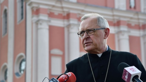 Biskup Edward Dajczak zrezygnował z posługi ze względu na stan zdrowia