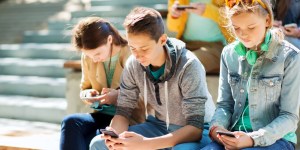 Social media dla 13-latków? Znany amerykański lekarz nie pozostawia złudzeń