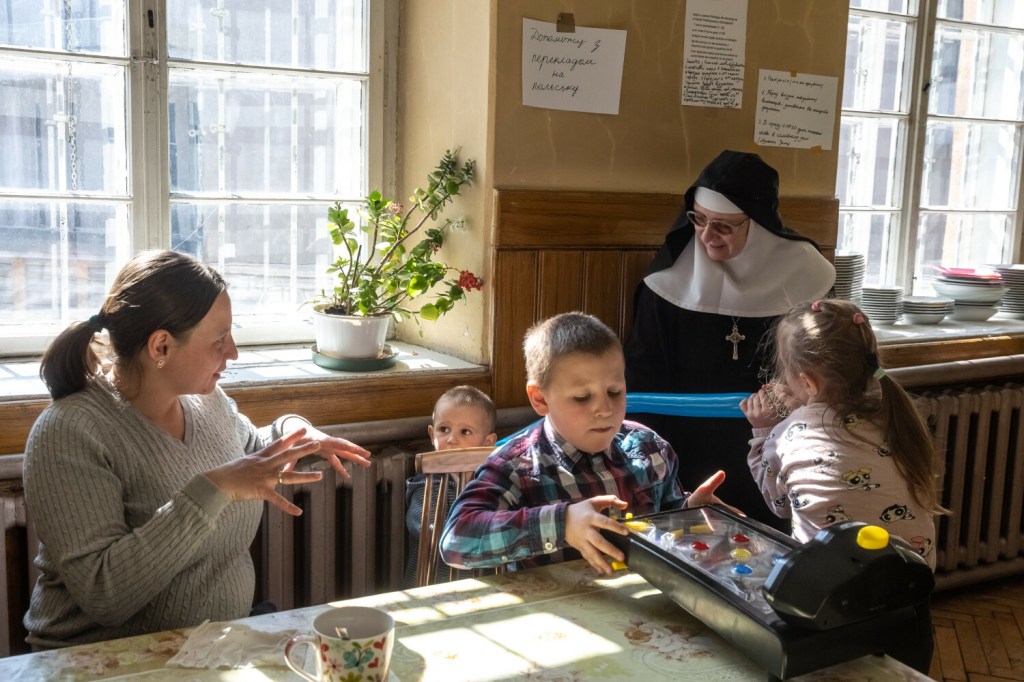 Uchodźcy w klasztorze benedyktynek w Staniątkach pod Krakowem