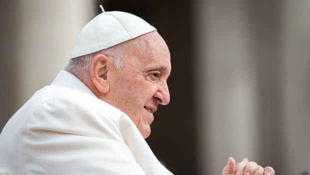 Pope-Francis-Blesses-faithful-at-the-end-of-his-weekly-general-Audience-March-29-2023