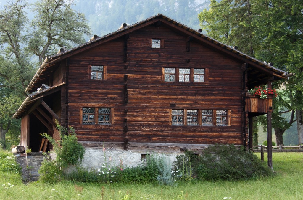 Dom świętego Mikołaja z Flüe w miejscowości Flüeli-Ranft w Szwajcarii