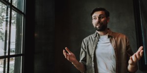 Zamiast smucić się i płakać zacznijcie świadczyć! „Otrzymacie Jego moc”