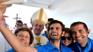 Papież z wolontariuszami Światowych Dni Młodzieży w Krakowie