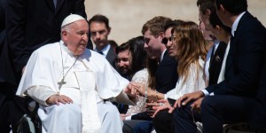 Papież: Kiedy w życiu pojawiają się trudności, idźmy do Matki!