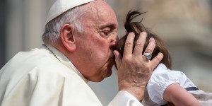 Papież: Chrystus jest Bogiem teraźniejszości, a nie wspomnieniem przeszłości