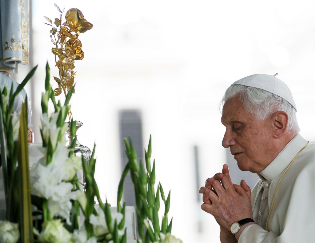 Papież Benedykt XVI w Fatimie (12 maja 2010)