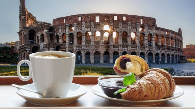 Cornetto, espresso i Koloseum w Rzymie