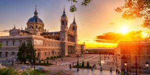 La Almudena w Madrycie – królewska katedra z tajemniczą ikoną