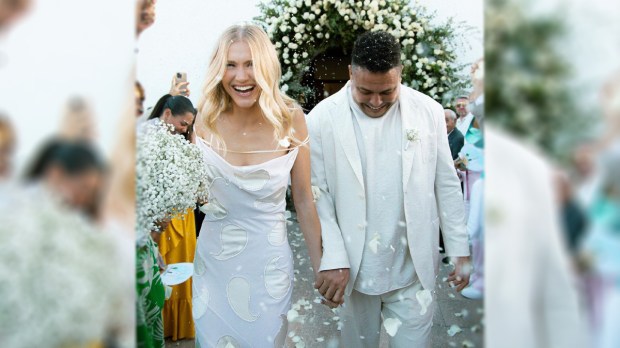 Brazilian-football-legend-Ronaldo-marries-his-model-fiance-Celina-Locks