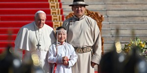 Andrea Tornielli tłumaczy, dlaczego Franciszek pojechał do Mongolii [wywiad]