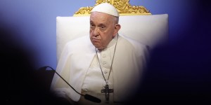 Papież w Marsylii: Prawdziwym złem społecznym jest osłabienie troski