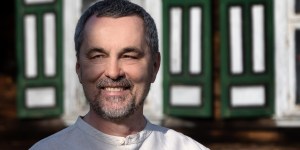 Lekarz do zadań niemożliwych. Dr Grabowski o znakach od Boga i rzeczach najważniejszych