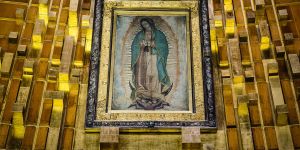 Płaszcz Matki Bożej z Guadalupe ukrywa… nuty! Posłuchaj tej melodii [VIDEO]