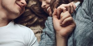 Trzy sposoby, w jakie pornografia niszczy związek