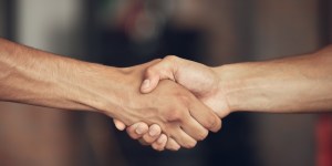 Znak pokoju na mszy? Robisz to źle